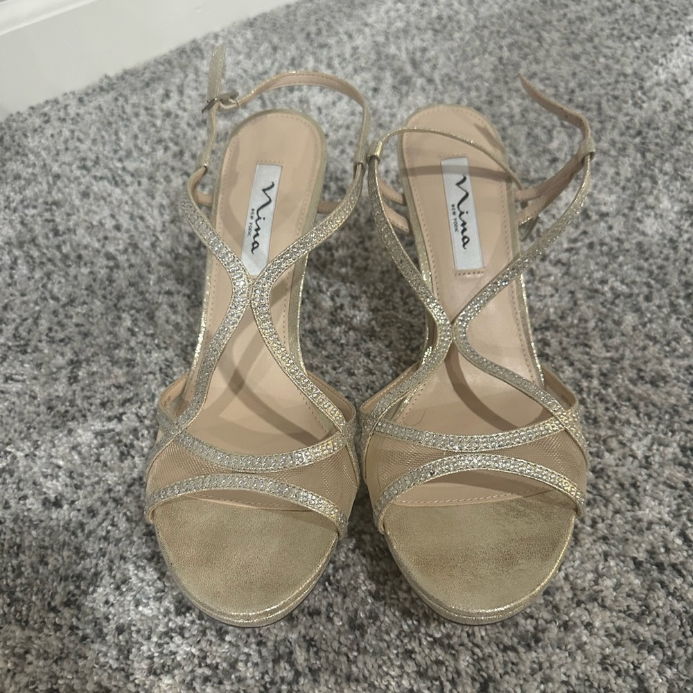 Never worn size 10 gold heels.